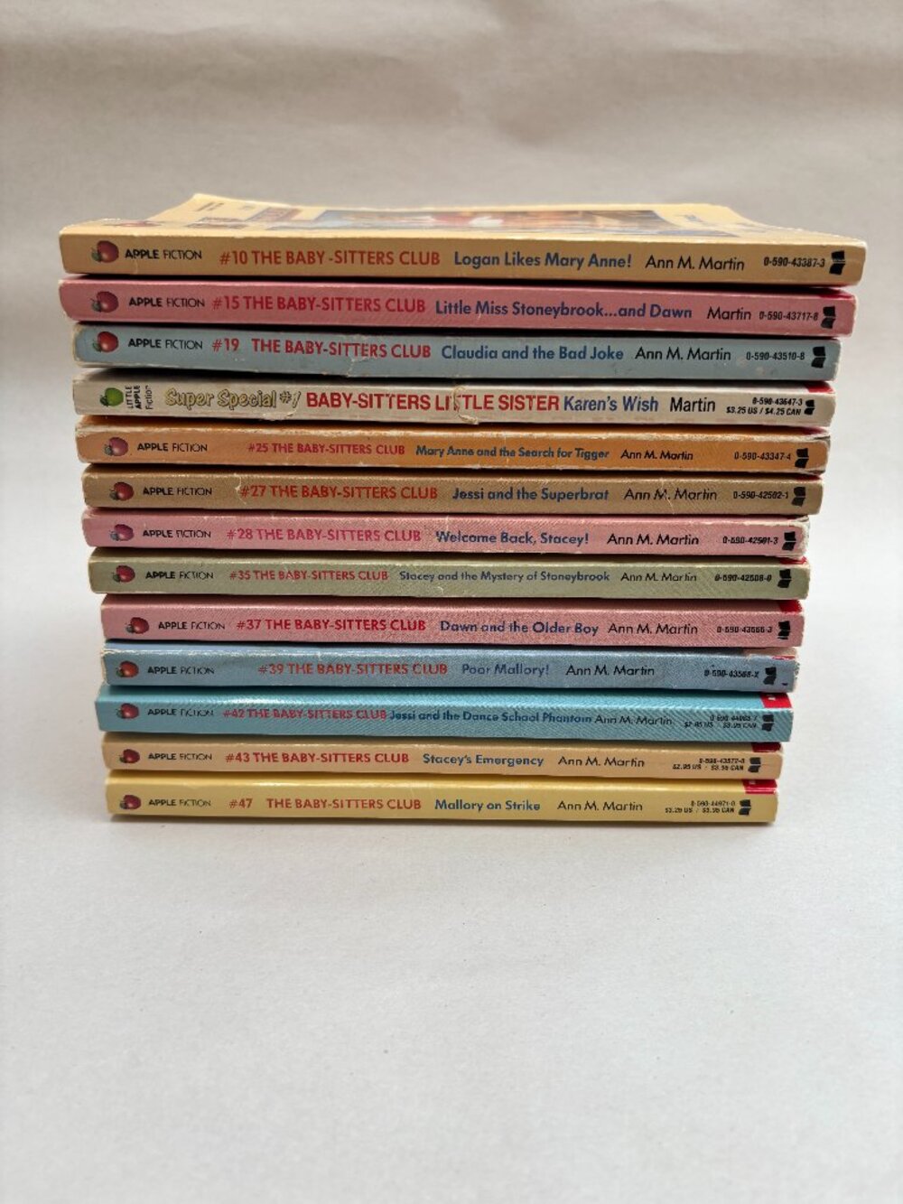 Bundle of 13 Vintage Babysitter's Club Books-